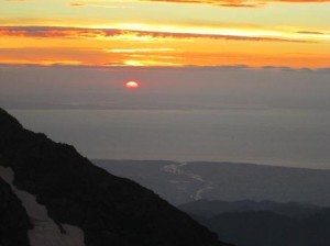 11白馬岳から、能登半島先に沈む夕陽