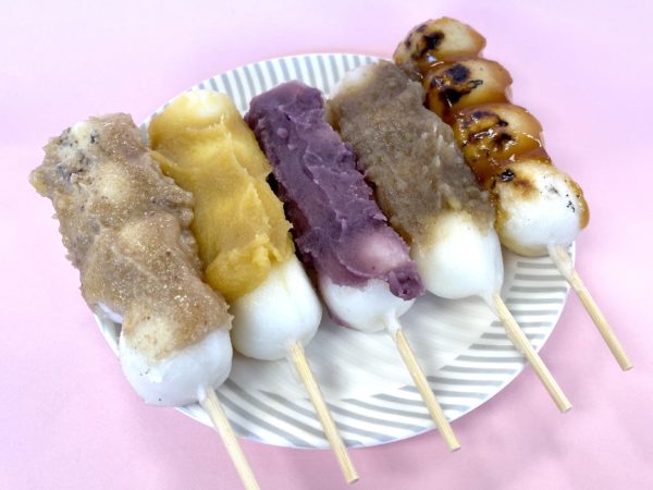 人気のお団子5種類を食べ比べ 上田市中央 おやきのやまざきや じょうしょう気流