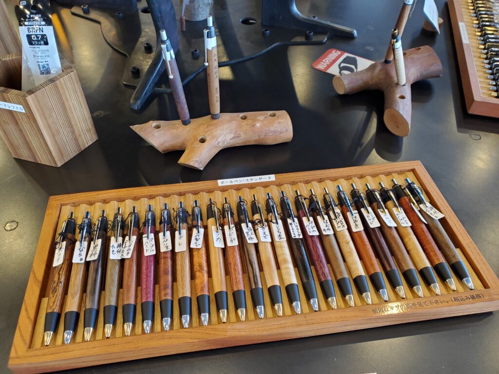 一生物の工芸品”～野原工芸の木軸筆記具～ | 是より木曽路