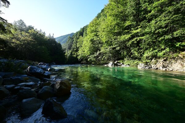 ウナリ島
