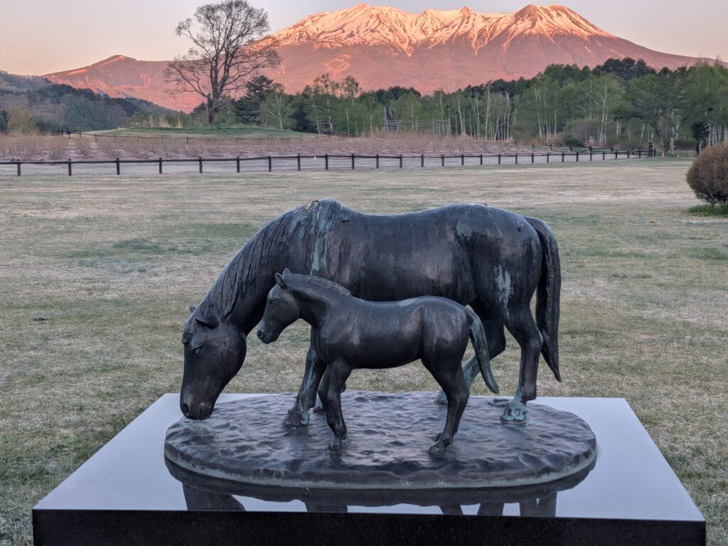 木曽馬の像
