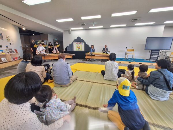 大型紙芝居上演の様子