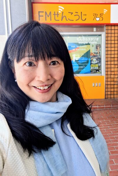 FMぜんこうじスタジオ前より