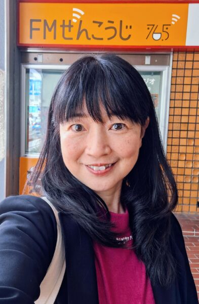 FMぜんこうじスタジオ前