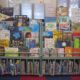 児童図書室展示「この世界はいつだってサバイバル！！」