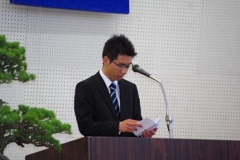 在校生歓迎の言葉は、自治会長の田口さんです。