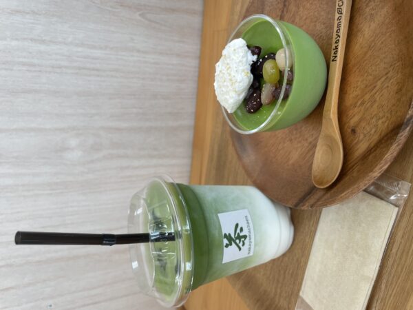 抹茶ラテ（アイス）＋抹茶プリン（金曜日限定）