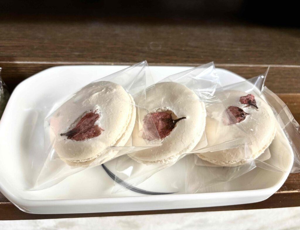 今年の春も恒例！Pâtisserie chocolatier Yasunori Okadaの桜マカロン