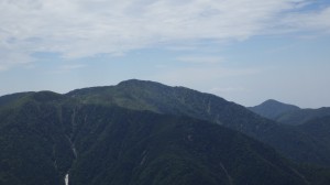 イザルガ岳と光岳（茶臼岳方面から）