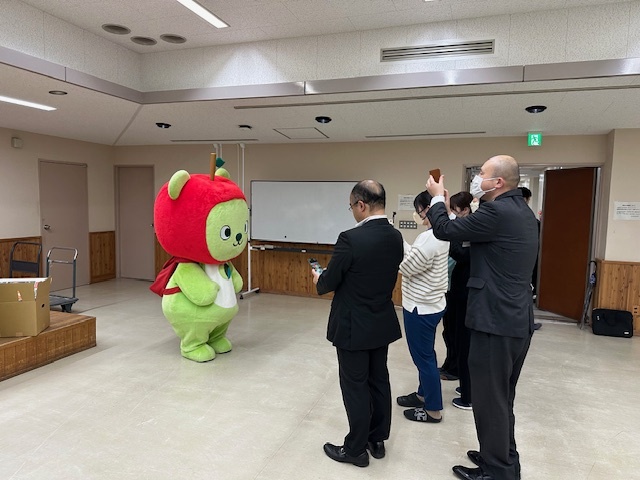 フードドライブ贈呈式を行いました。 | 諏訪を体感！よいてこしょ！！
